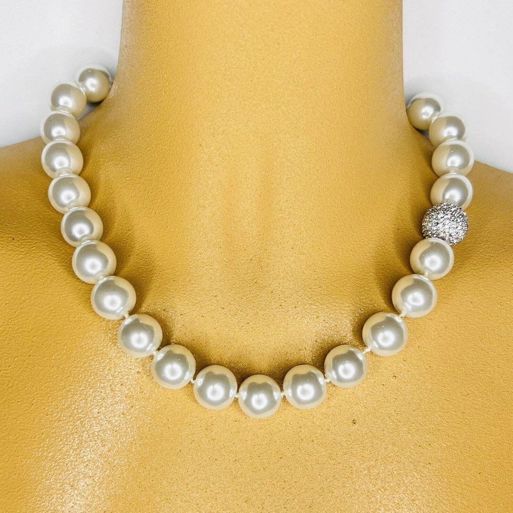Vintage Art Deco Necklace Disco Ball Screw Clasp Chunky White Faux  Pearl 1554